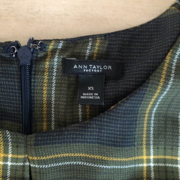 Ann Taylor Factory Top short sleeve green tie front XS - Picture 7 of 12